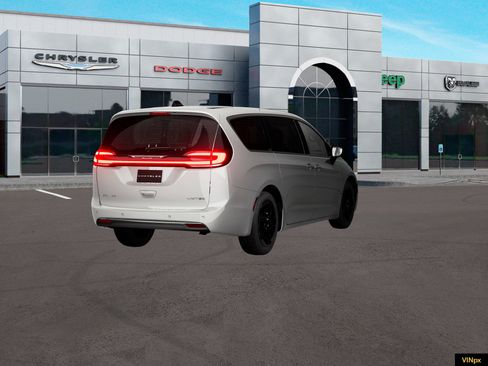 New 2027 Chrysler Pacifica Limited AWD/4WD image 7