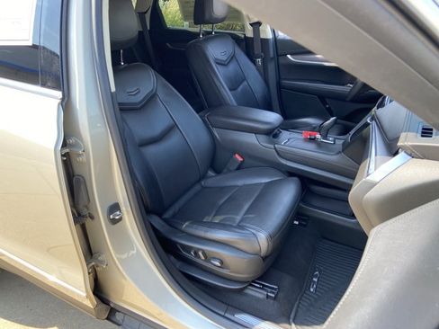 Used 2017 Cadillac XT5 Luxury w/ LPO, Wheel Lock Package FWD image 23