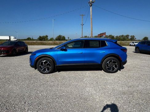 New 2026 Chevrolet Equinox EV LT image 2