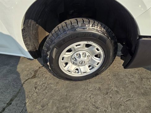 Used 2019 Nissan NV 2500 SV image 24