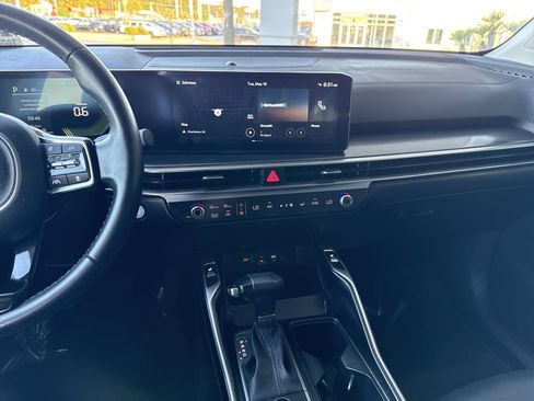 Used 2024 Kia Sorento S FWD image 28