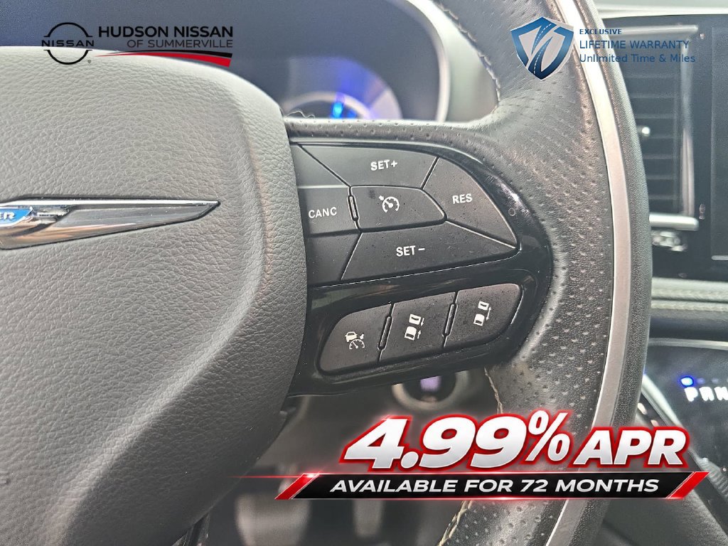 Used 2021 Chrysler Pacifica Limited w/ Uconnect Theater Family Group FWD image 19