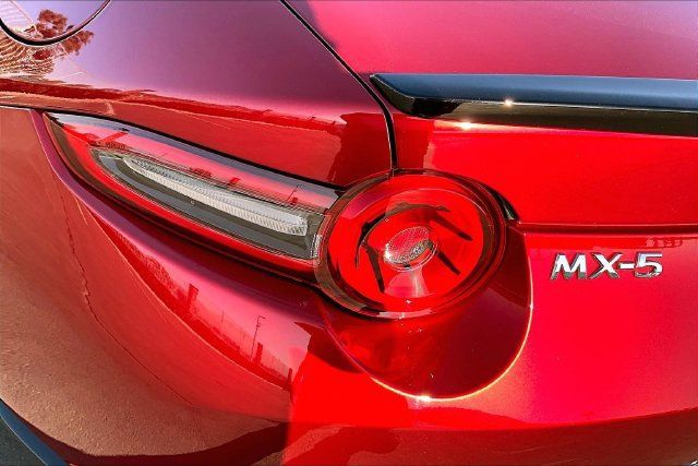 Used 2025 MAZDA MX-5 Miata RF Club w/ Weather Package RWD image 21