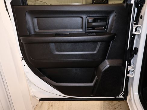 Used 2024 RAM 2500 Tradesman w/ Chrome Appearance Group image 13