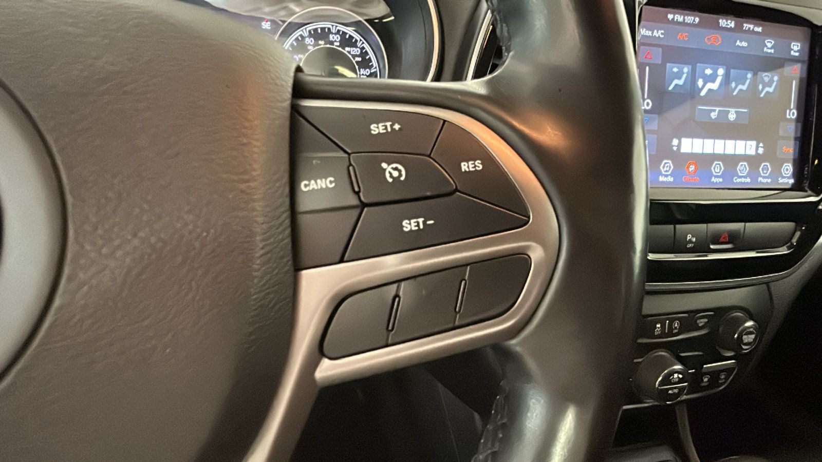 Used 2020 Jeep Cherokee Limited AWD/4WD image 20