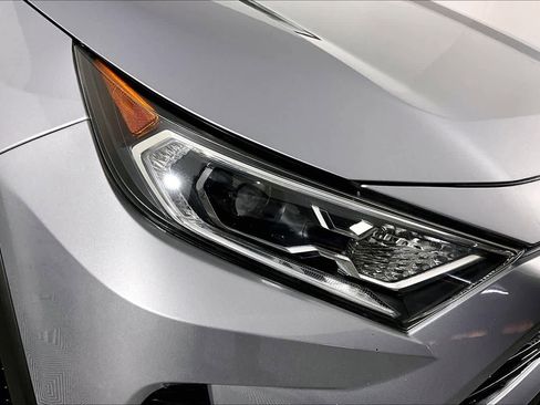 Used 2021 Toyota RAV4 XLE image 26