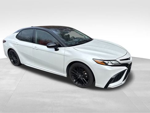 Used 2023 Toyota Camry XSE image 2