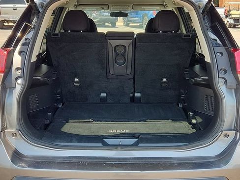 Used 2018 Nissan Rogue SV AWD/4WD image 10