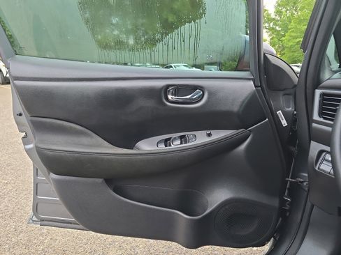 Used 2024 Nissan Leaf S FWD image 28