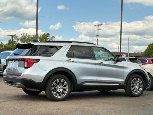 Certified 2025 Ford Explorer Active w/ Active Comfort Package AWD/4WD image 35