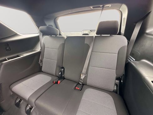 Used 2023 Chevrolet Traverse LT FWD image 34