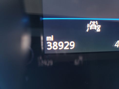 Used 2021 Volkswagen Atlas Cross Sport SE image 32