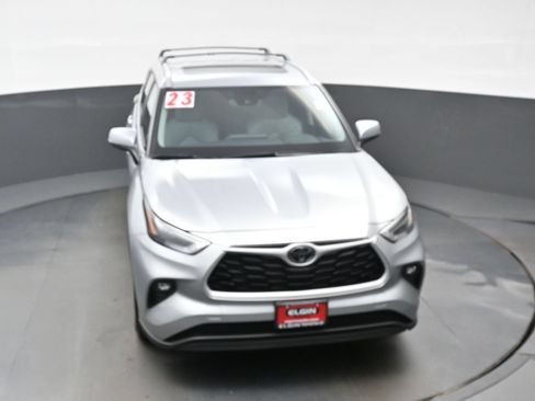 Used 2023 Toyota Highlander XLE AWD/4WD image 38