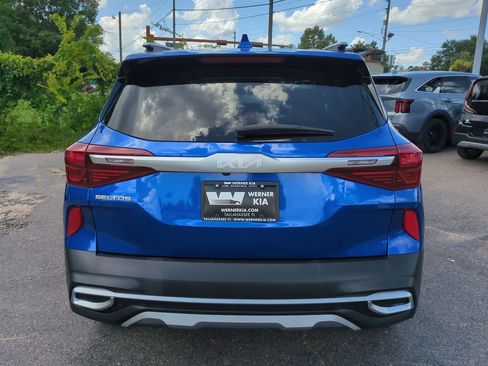 Used 2023 Kia Seltos EX AWD/4WD image 6