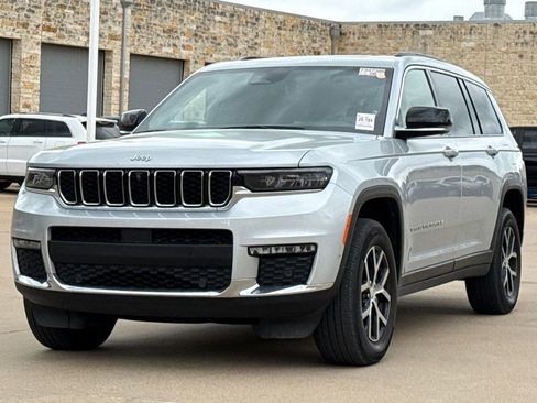 Used 2024 Jeep Grand Cherokee L Limited w/ Luxury Tech Group II AWD/4WD image 3