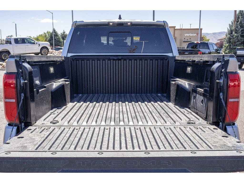 Used 2025 Toyota Tacoma TRD Off-Road w/ TRD Off Road Upgrade Package AWD/4WD image 14