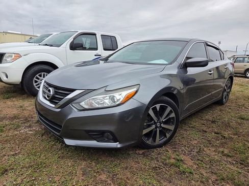 Used 2017 Nissan Altima 2.5 SR image 3
