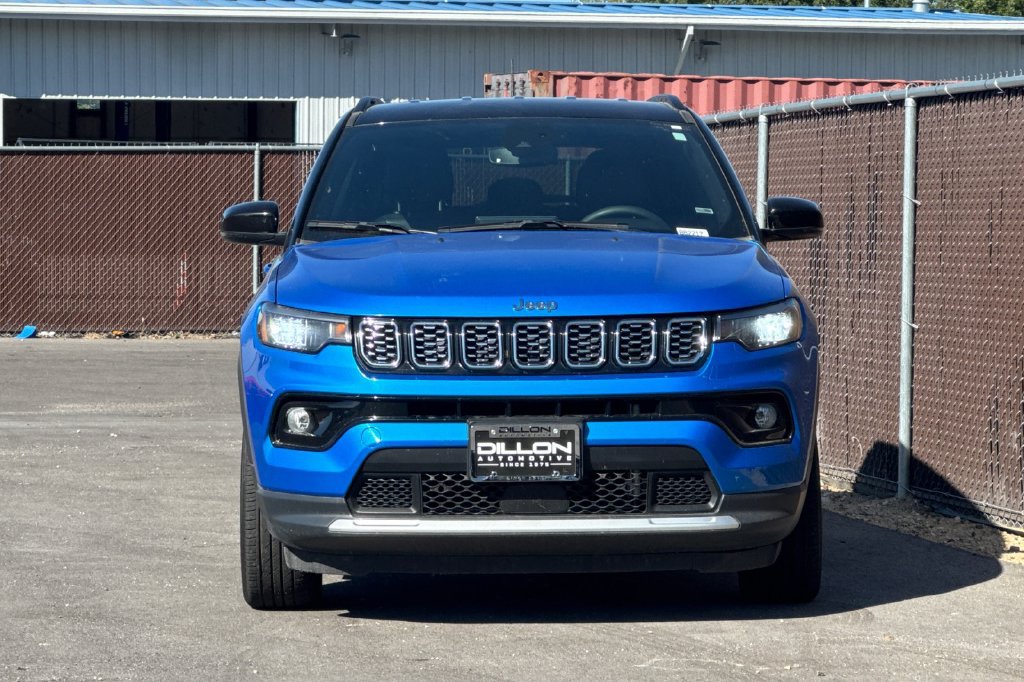 Used 2025 Jeep Compass Limited AWD/4WD image 12