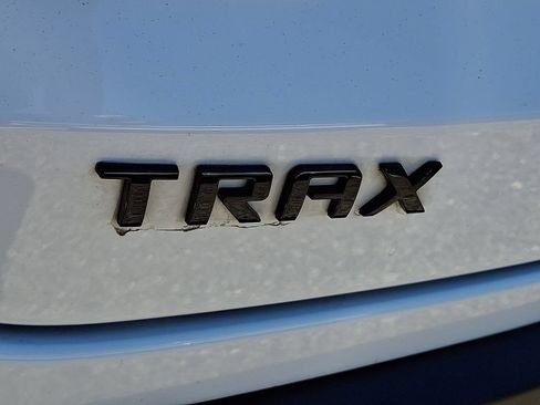 Certified 2024 Chevrolet Trax RS w/ Sunroof Package FWD image 29