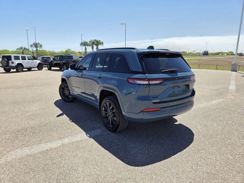 New 2026 Jeep Grand Cherokee Limited AWD/4WD image 5