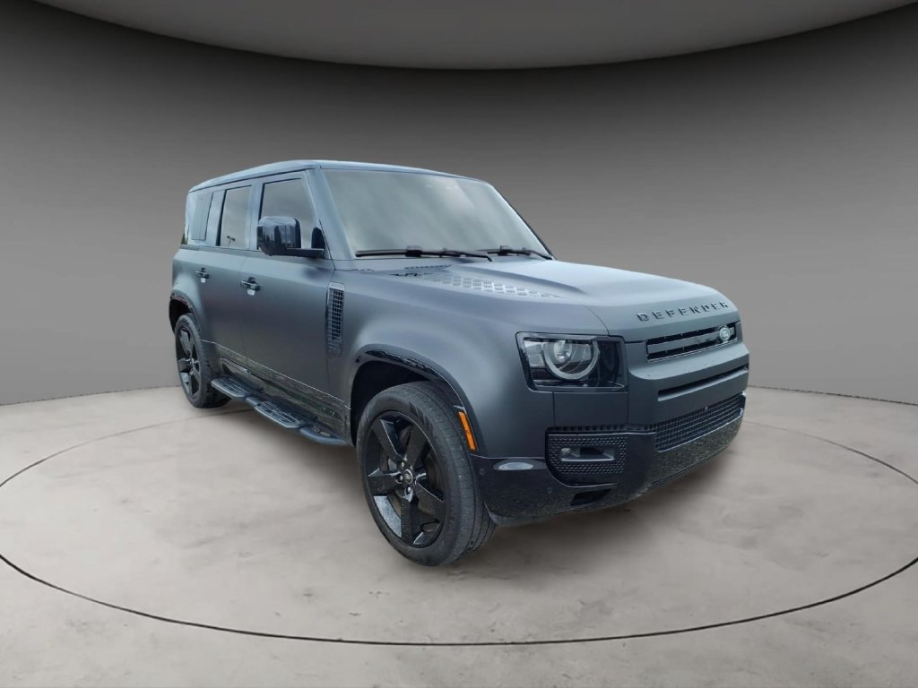 Used 2025 Land Rover Defender 110 X-Dynamic SE AWD/4WD image 6