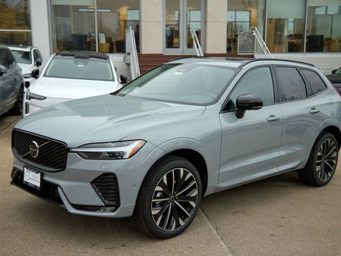 New 2026 Volvo XC60 B5 Ultra w/ Climate Package image 6