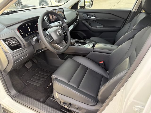 Certified 2025 Nissan Rogue SL w/ Tech Package FWD image 11