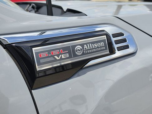 Used 2024 GMC Sierra 2500 SLT w/ SLT Premium Package AWD/4WD image 16