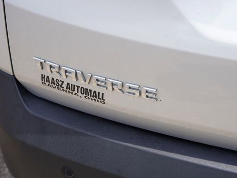 Used 2018 Chevrolet Traverse LT FWD image 7