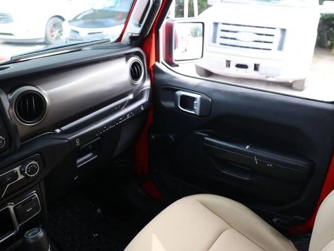 Used 2020 Jeep Wrangler Sport AWD/4WD image 37