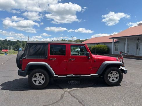 Used 2018 Jeep Wrangler Unlimited Sport S AWD/4WD image 11