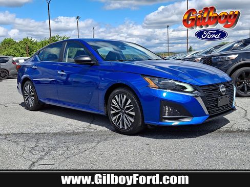 Used 2025 Nissan Altima 2.5 SV FWD image 1