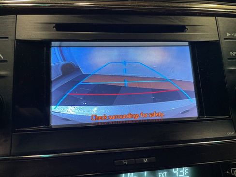 Used 2014 Toyota Avalon XLE image 25