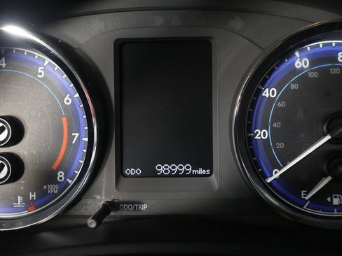 Used 2019 Toyota Corolla LE image 34