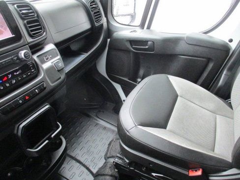 Used 2025 RAM ProMaster 3500 w/ Convenience Group FWD image 20