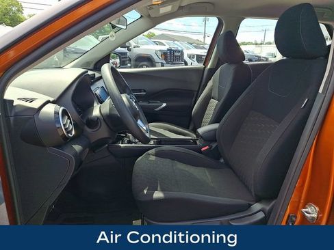 Used 2024 Nissan Kicks SV FWD image 2