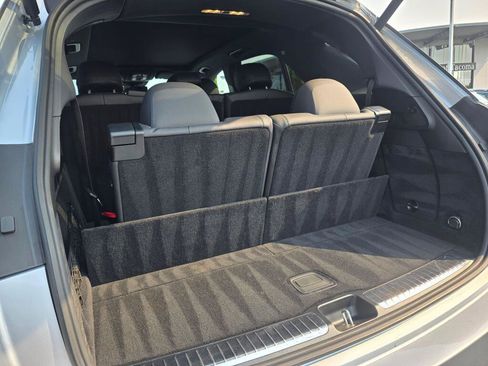 Used 2024 Mercedes-Benz GLE 350 4MATIC w/ AMG Line Interior image 21
