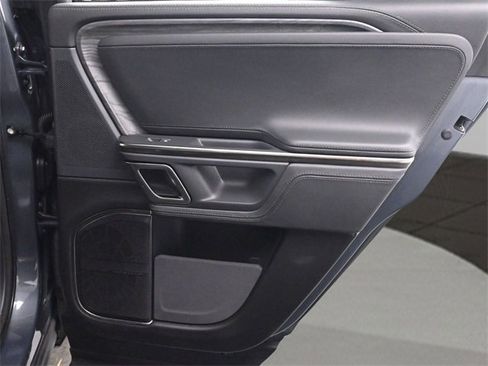 Used 2022 Rivian R1T Launch Edition image 17