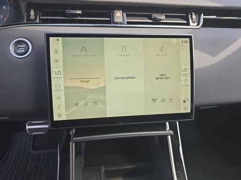 Used 2024 Land Rover Range Rover Evoque Dynamic SE image 21