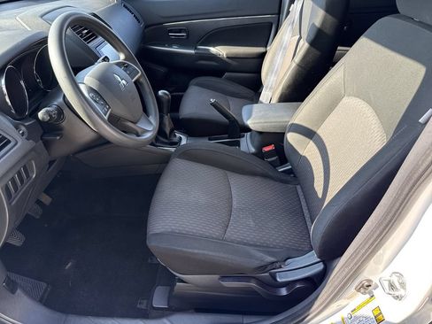 Used 2019 Mitsubishi Outlander Sport ES FWD image 9
