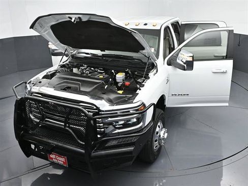 Used 2026 RAM 3500 Laramie w/ Towing Technology Group AWD/4WD image 48