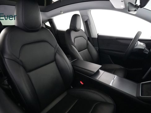Used 2026 Tesla Model Y Long Range RWD image 23