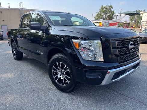 Used 2023 Nissan Titan SV RWD image 10