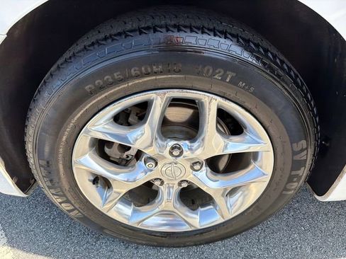 Used 2018 Chrysler Pacifica Limited w/ Advanced Safetytec Group image 16