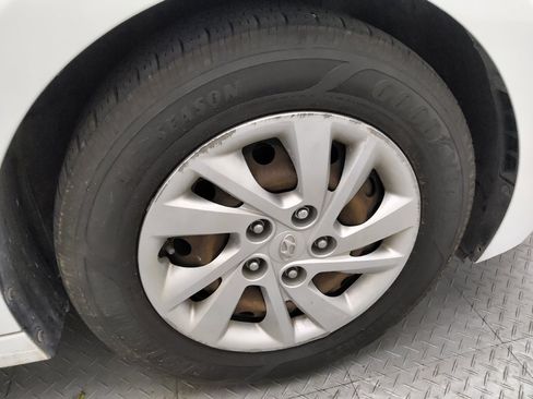 Used 2018 Hyundai Elantra SE FWD image 31