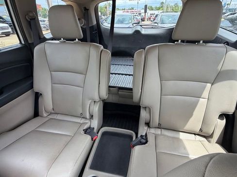 Used 2021 Honda Pilot Touring image 16