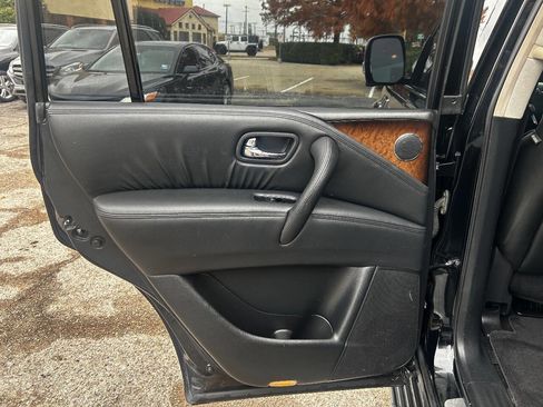 Used 2011 INFINITI QX56 Base 4x2 4dr SUV w/ Deluxe Touring Pkg image 11