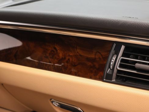 Certified 2023 Porsche Macan AWD/4WD image 23