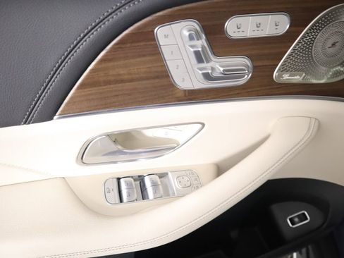 New 2026 Mercedes-Benz GLS 580 4MATIC image 25