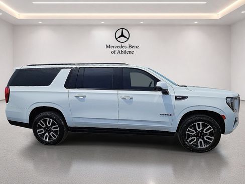 Used 2024 GMC Yukon XL AT4 w/ Technology Package AWD/4WD image 9